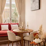 Notre Dame - Prestige With Lift And Terrace For 2 Apartment