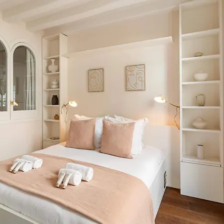 Notre Dame - Prestige With Lift And Terrace For 2 *