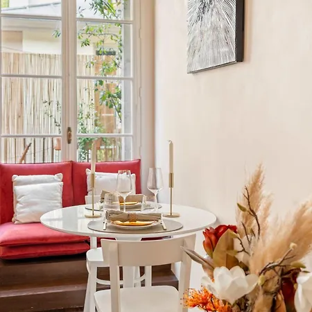 Notre Dame - Prestige With Lift And Terrace For 2