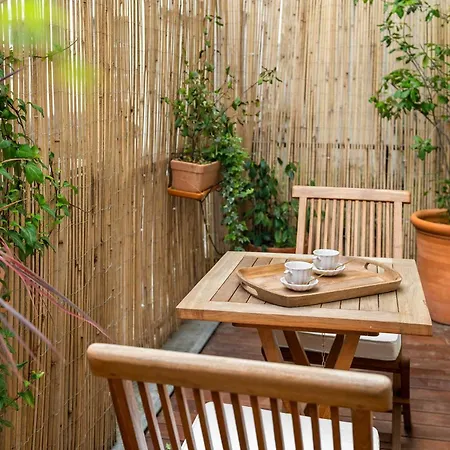 Апартаменты Cosy With Terrace Near Notre-dame Париж