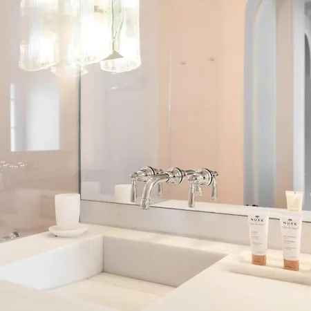 Notre Dame - Prestige With Lift And Terrace For 2 شقة